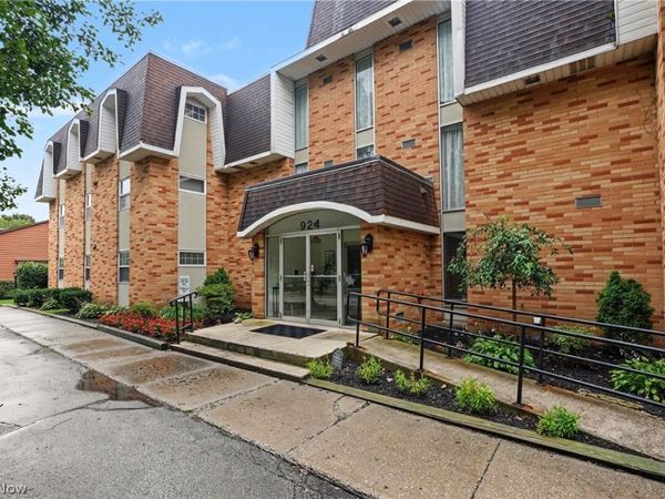 924 Memorial Parkway , Unit 104, Akron, OH 44303