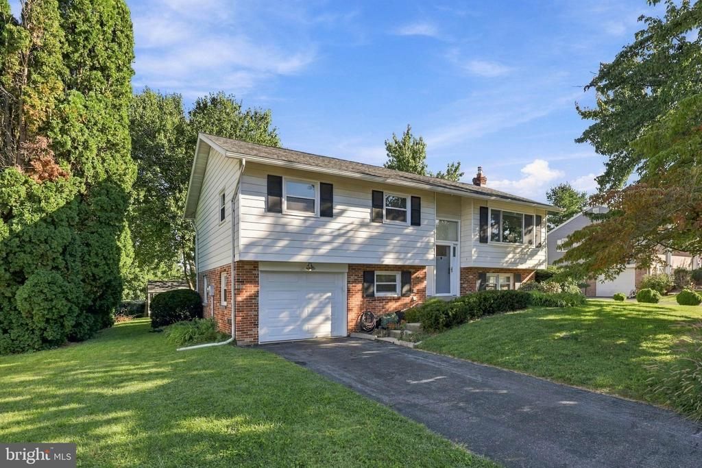 425 NOTTINGHAM AVENUE , LANCASTER, PA 17601
