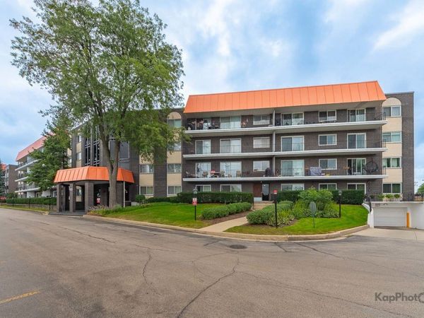 4949 Golf Road , Unit 105, Skokie, IL 60077