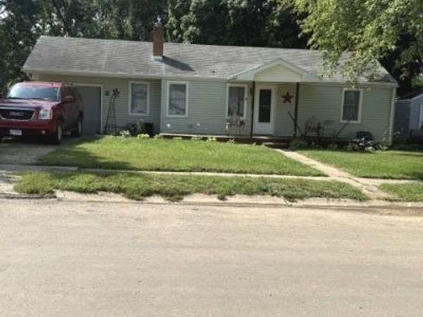 312 Depot Street , Walnut, IL 61376