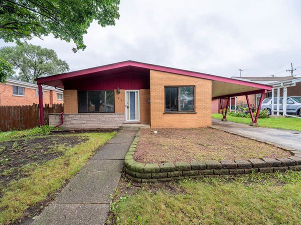 8410 W Bruce Drive, Niles, IL 60714