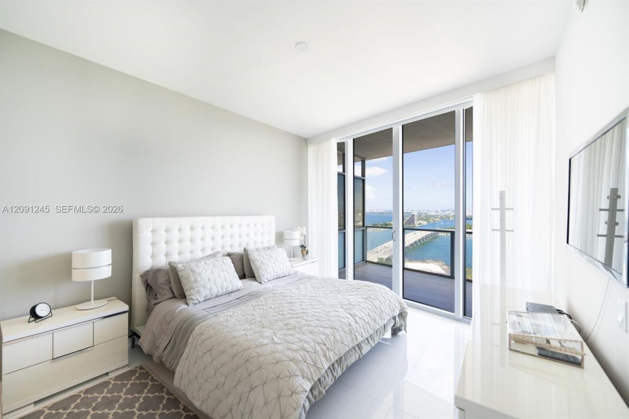 1100 Biscayne Blvd , Unit 3302, Miami, FL 33132 Photo