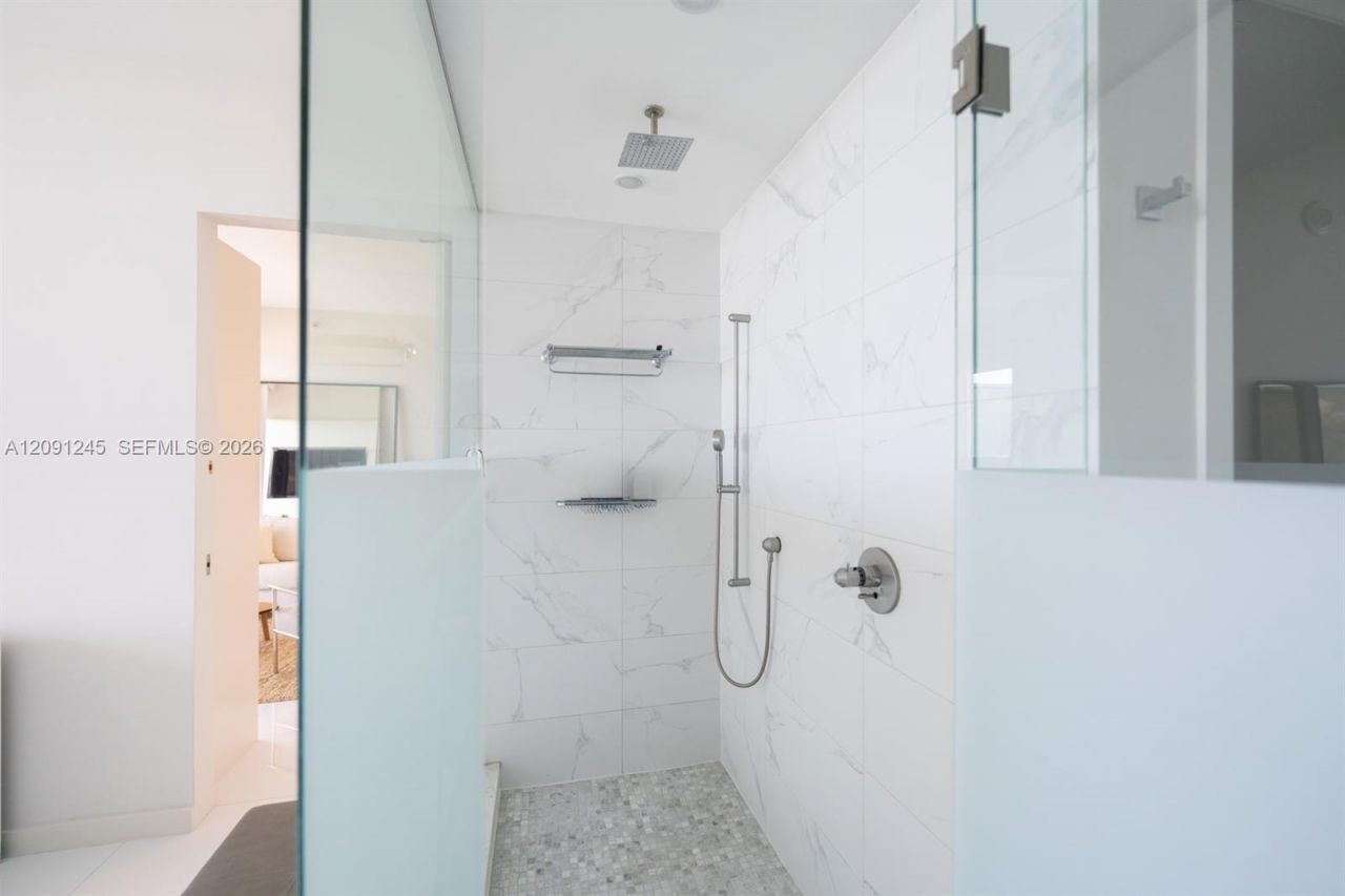 1100 Biscayne Blvd , Unit 3302, Miami, FL 33132 Photo