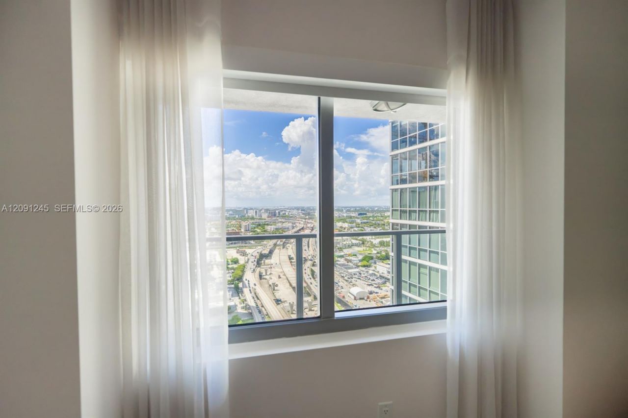 1100 Biscayne Blvd , Unit 3302, Miami, FL 33132 Photo