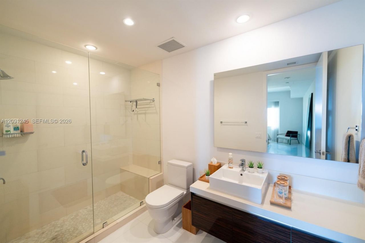 1100 Biscayne Blvd , Unit 3302, Miami, FL 33132 Photo