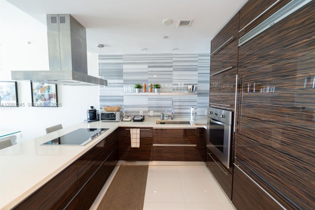 1100 Biscayne Blvd , Unit 3302, Miami, FL 33132 Photo