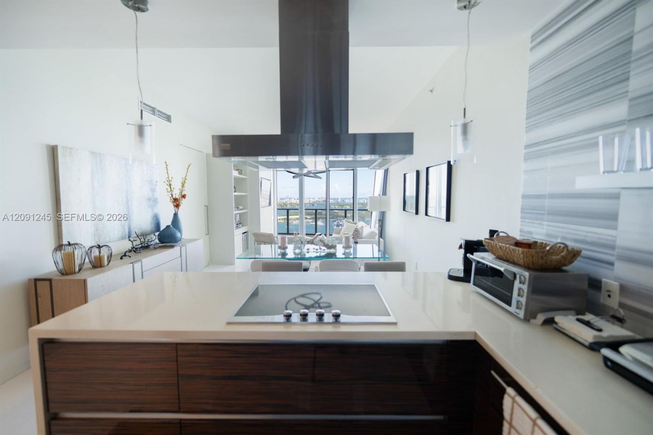 1100 Biscayne Blvd , Unit 3302, Miami, FL 33132 Photo