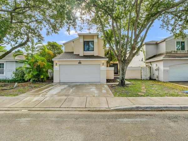 2836 W River Run Cir W , Miramar, FL 33025