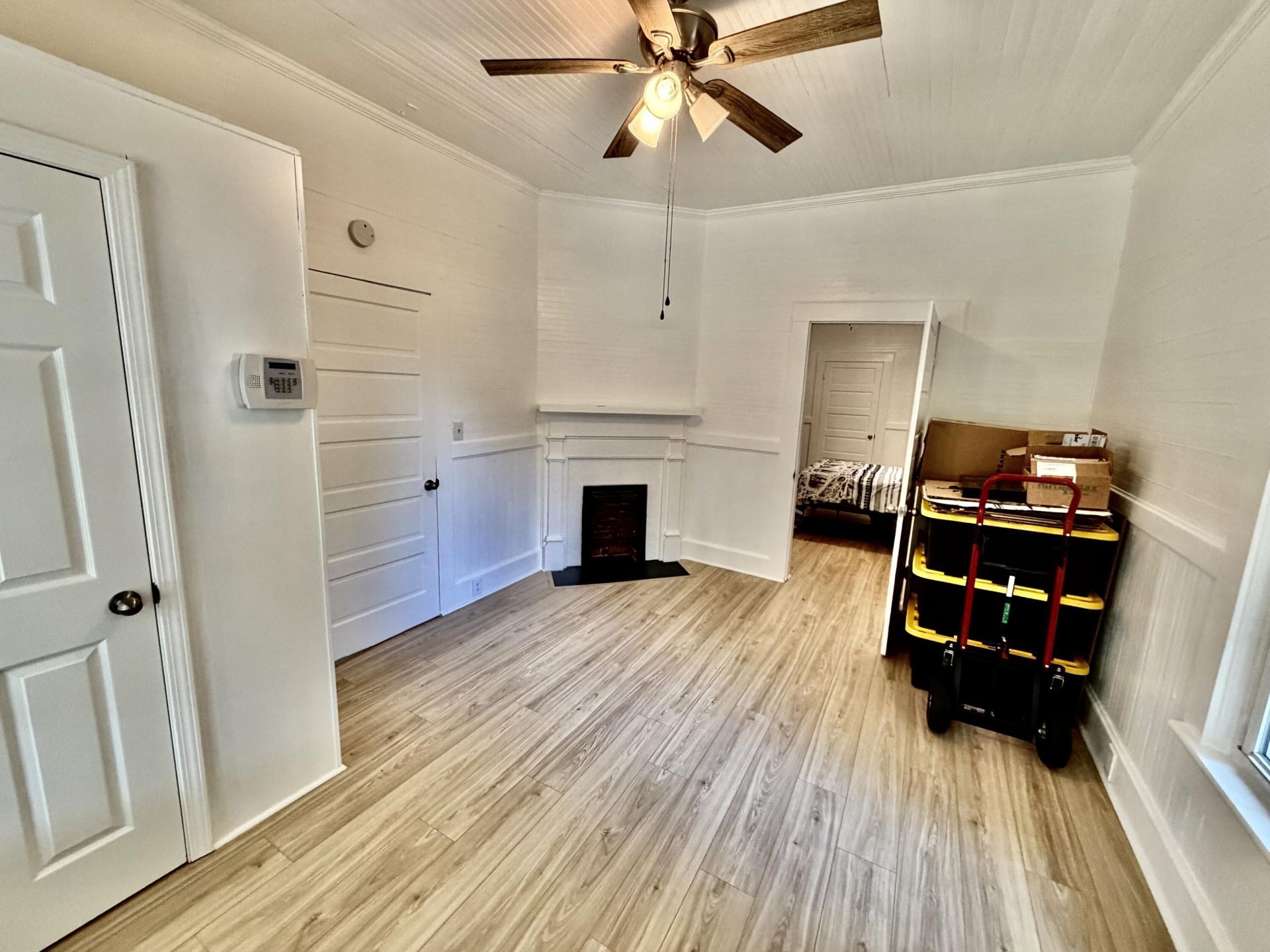 2408 E Cleveland Street Photo 11