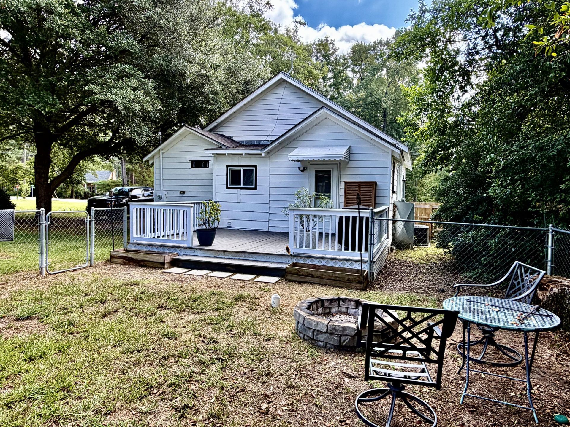 2408 E Cleveland Street Photo 22