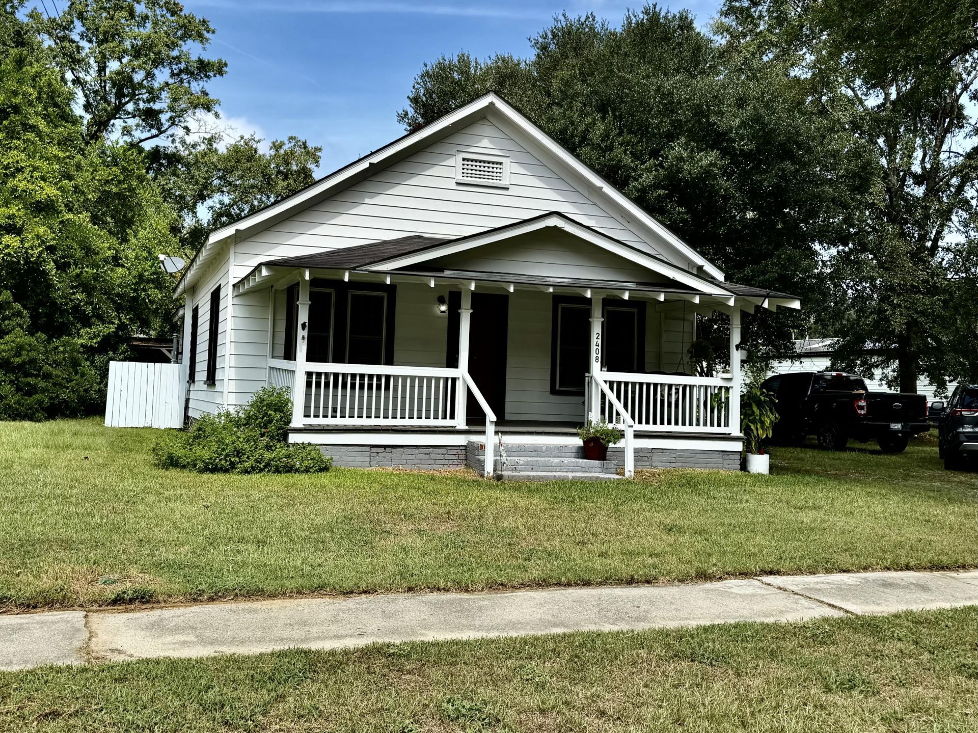 2408 E Cleveland Street Photo 33