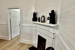 2408 E Cleveland Street photo 4