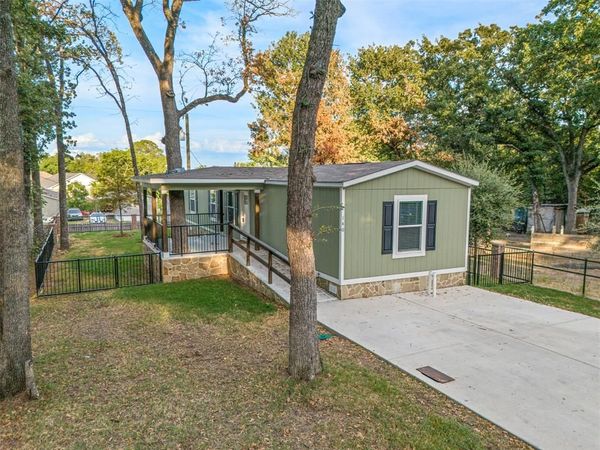 140 Southlake Drive, Mabank, TX 75156