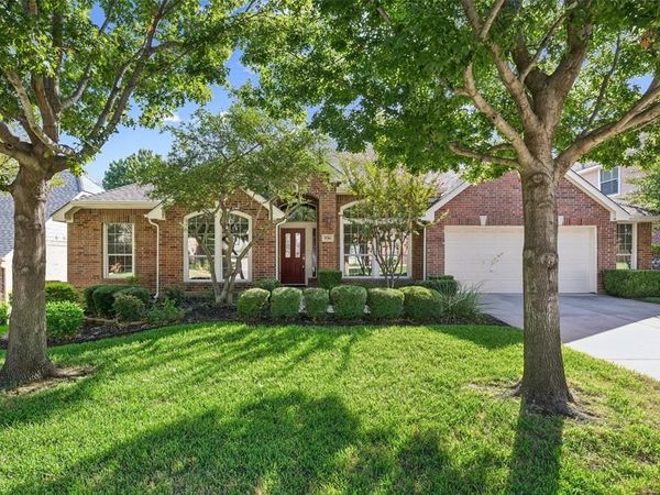 936 Water Oak Drive , Grapevine, TX 76051
