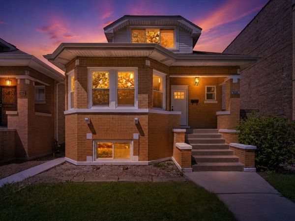 3052 N Major Avenue , Chicago, IL 60634