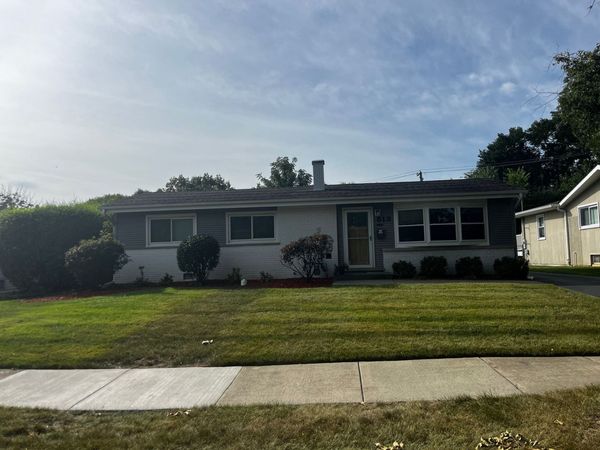 513 E Highland Avenue , Mount Prospect, IL 60056
