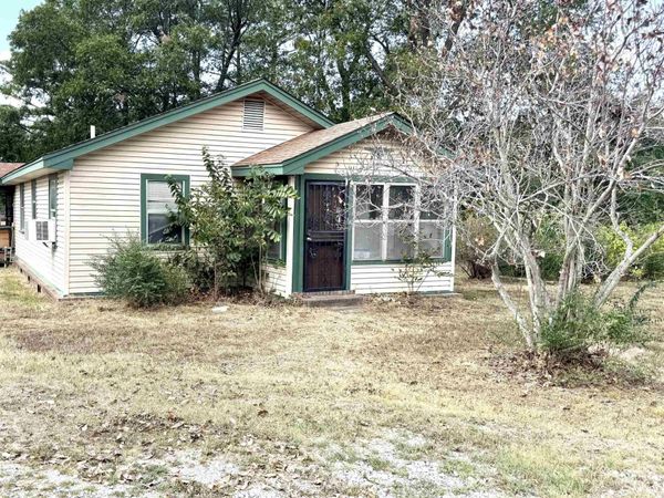 103 N Oak , Brookland, AR 72417