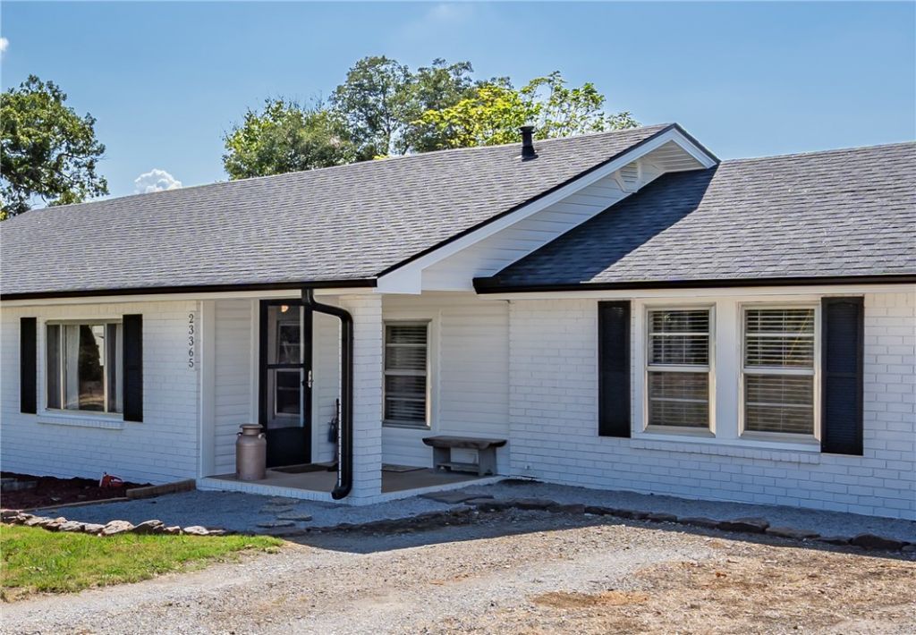 23365 Raines Road Siloam Springs, AR 72761