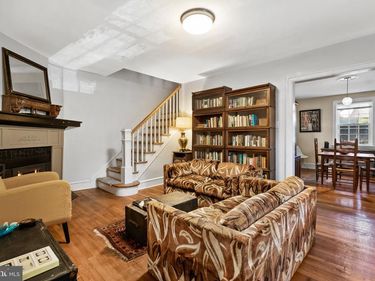 39 SABINE AVENUE , NARBERTH, PA 19072