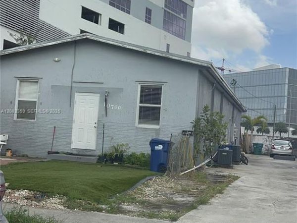 10760 SW 7th St , Sweetwater, FL 33174