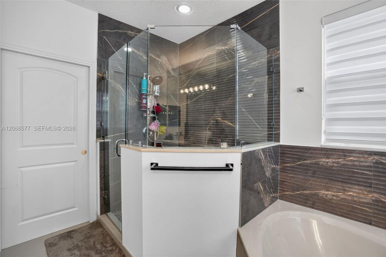 241 NE 33rd Ter, Homestead, FL 33033 Photo