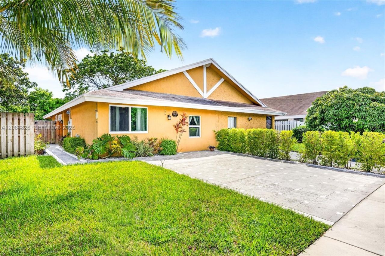 7424 SW 14th Pl, North Lauderdale, FL 33068 Main Photo