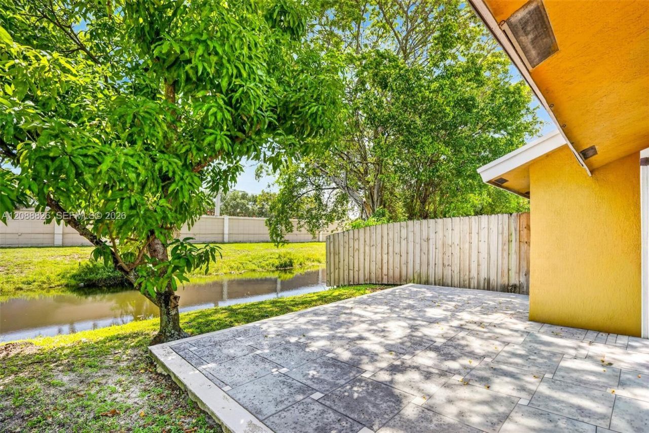 7424 SW 14th Pl, North Lauderdale, FL 33068 Photo