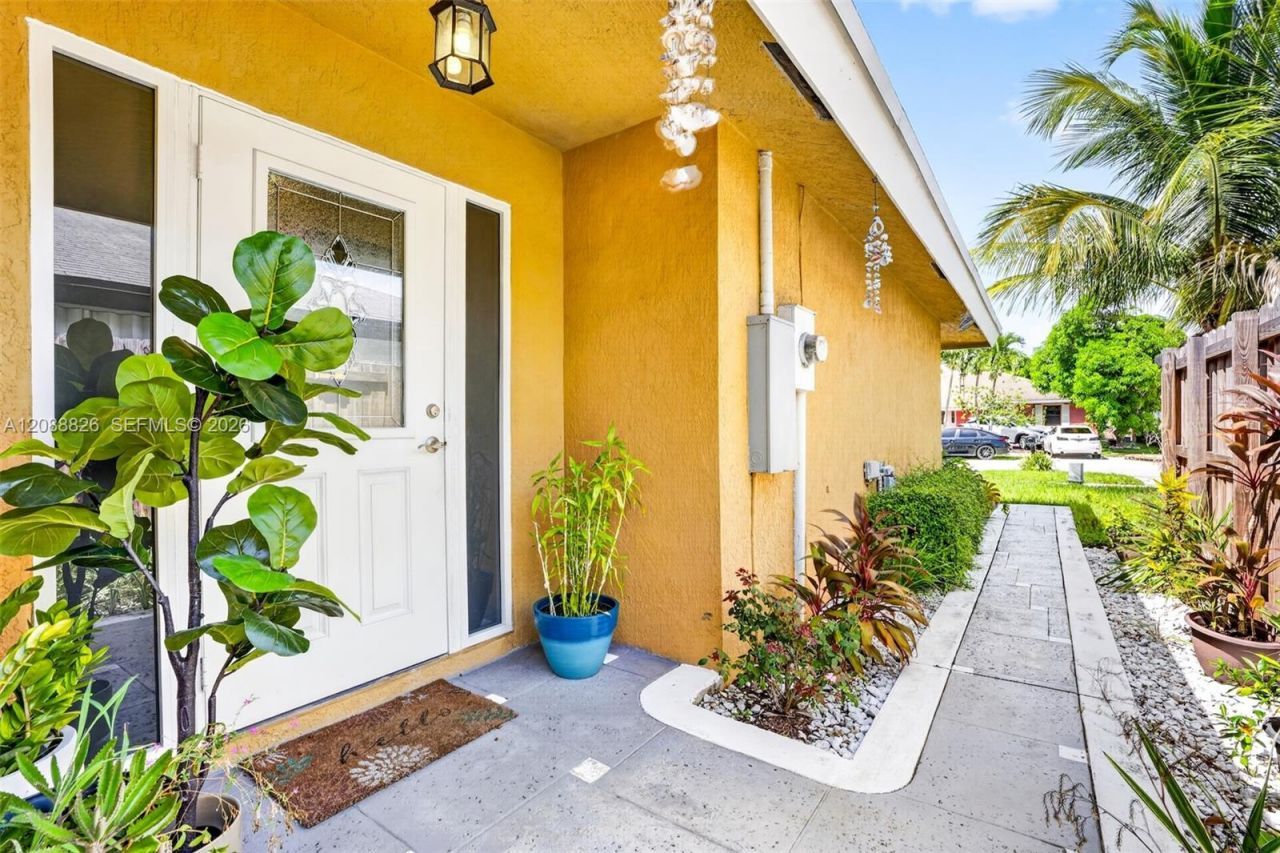 7424 SW 14th Pl, North Lauderdale, FL 33068 Photo
