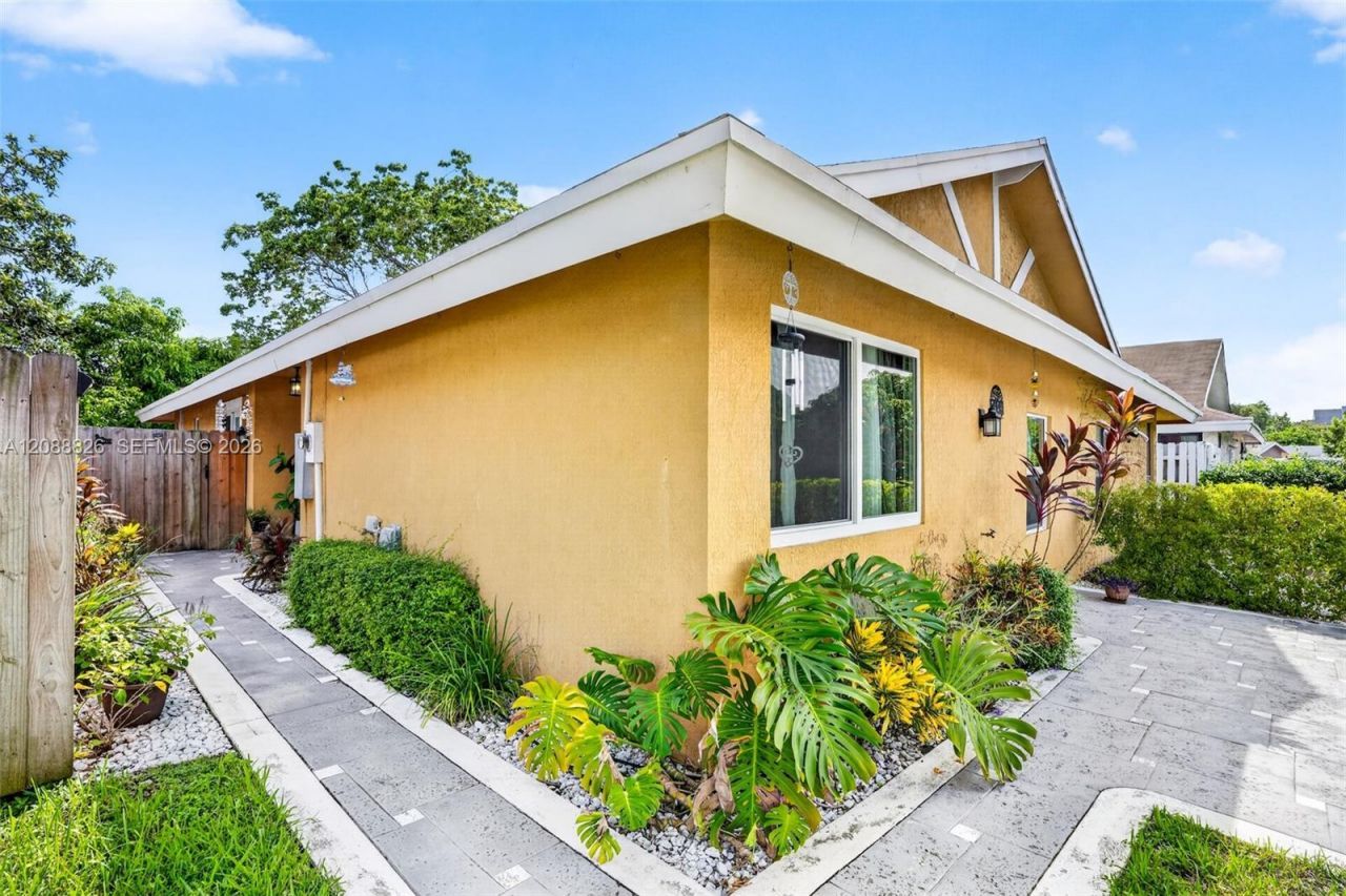 7424 SW 14th Pl, North Lauderdale, FL 33068 Photo