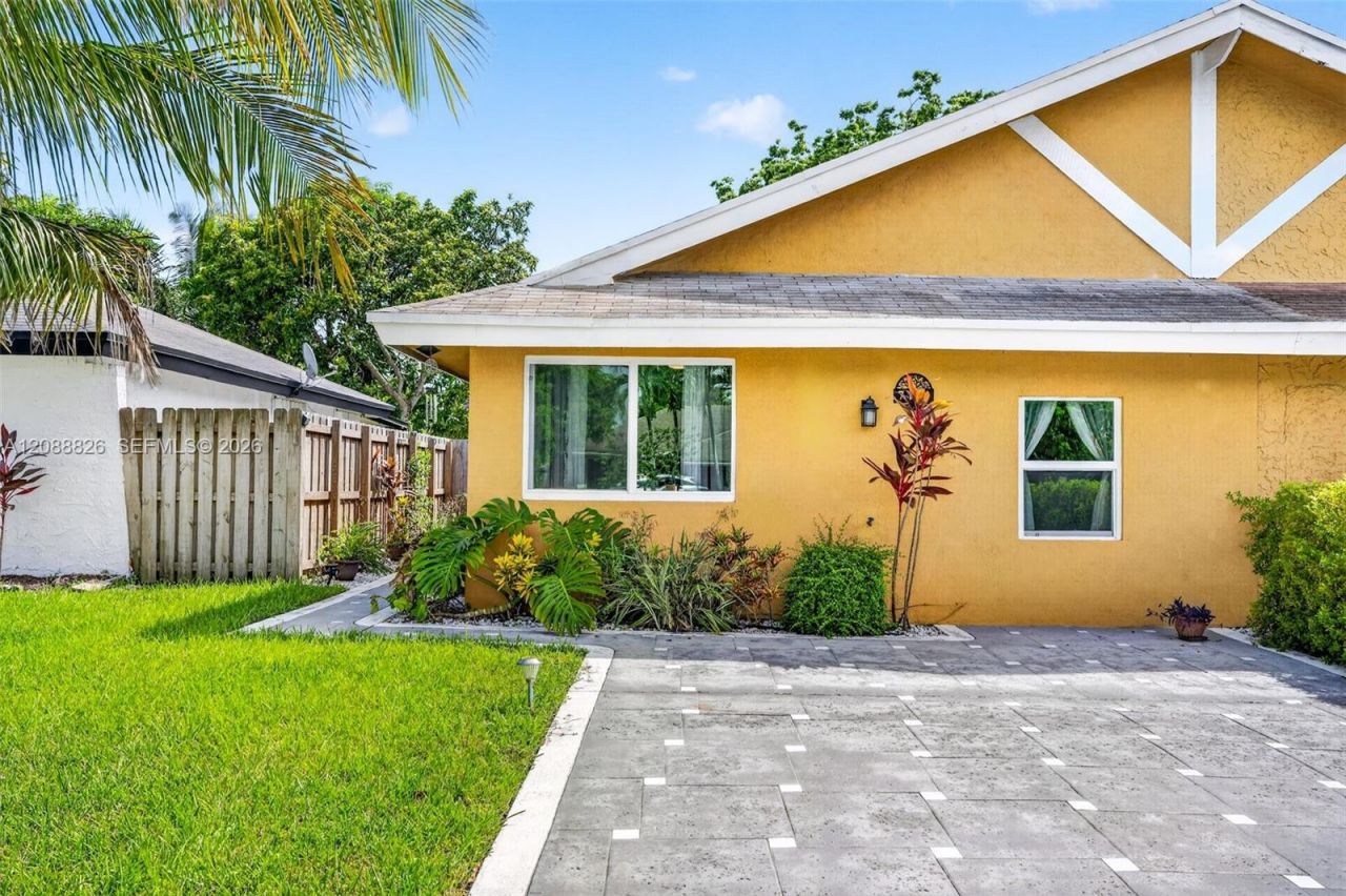 7424 SW 14th Pl, North Lauderdale, FL 33068 Photo