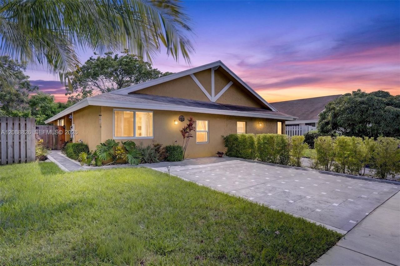 7424 SW 14th Pl, North Lauderdale, FL 33068 Photo