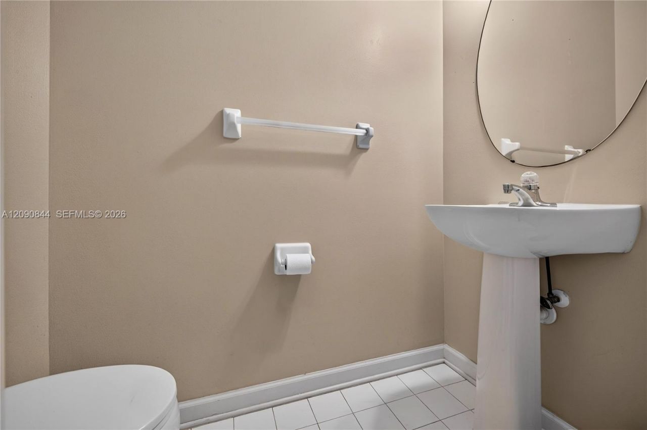 5868 N Plum Bay Pkwy, Unit 5868, Tamarac, FL 33321 Photo