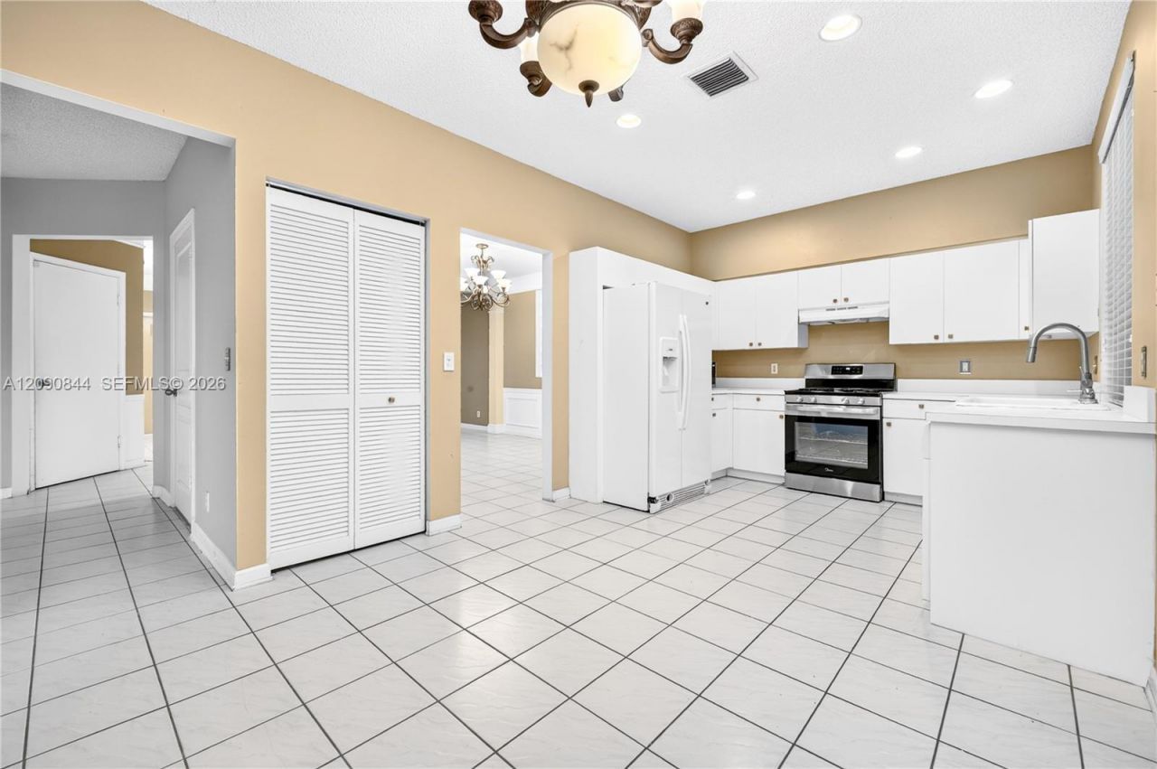 5868 N Plum Bay Pkwy, Unit 5868, Tamarac, FL 33321 Photo