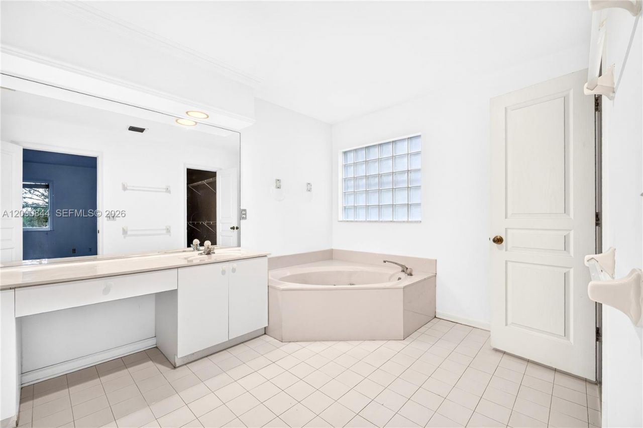 5868 N Plum Bay Pkwy, Unit 5868, Tamarac, FL 33321 Photo