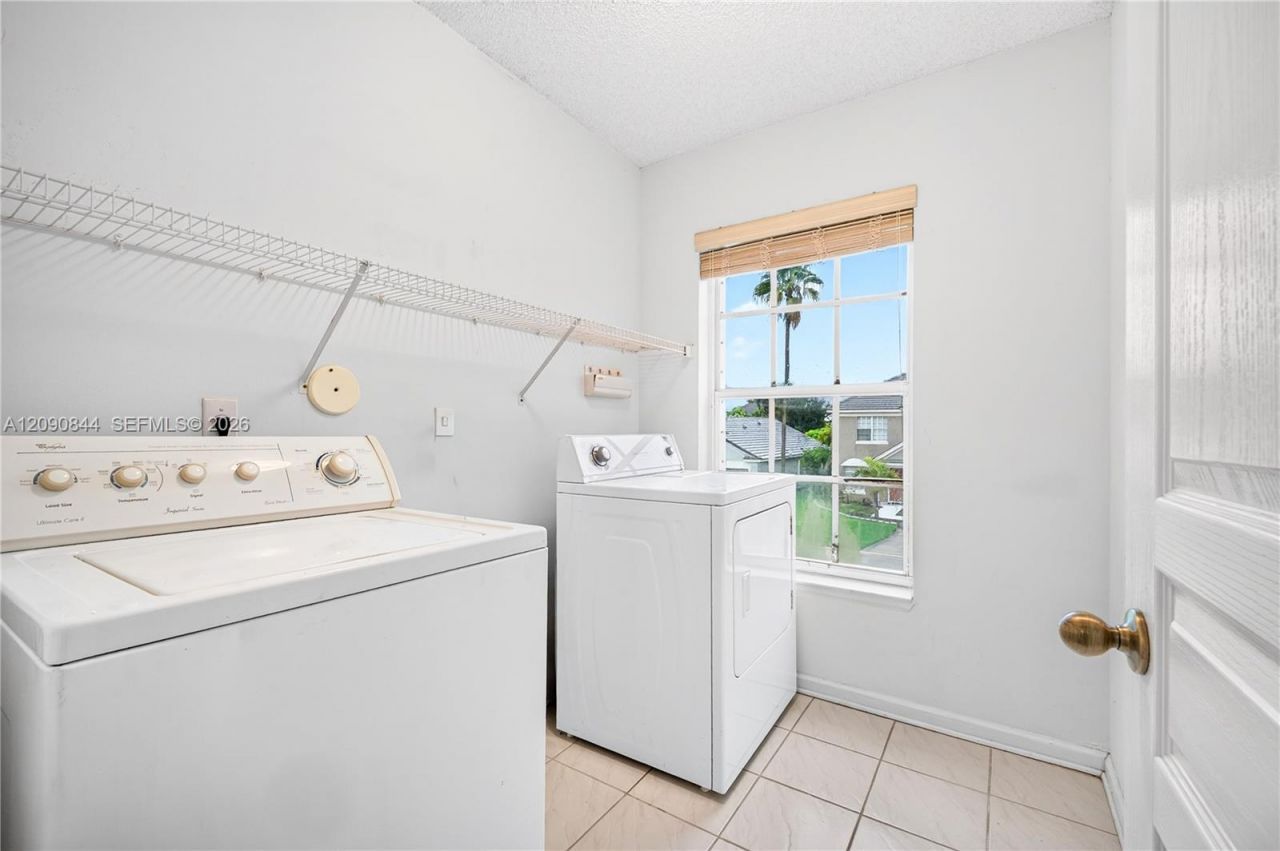 5868 N Plum Bay Pkwy, Unit 5868, Tamarac, FL 33321 Photo