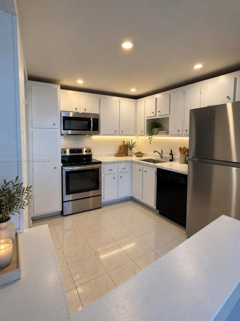 2761 Taft St, Unit 212, Hollywood, FL 33020 Photo