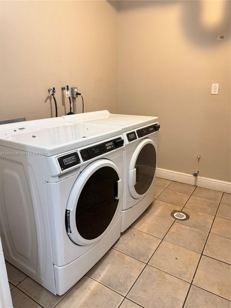 2761 Taft St, Unit 212, Hollywood, FL 33020 Photo