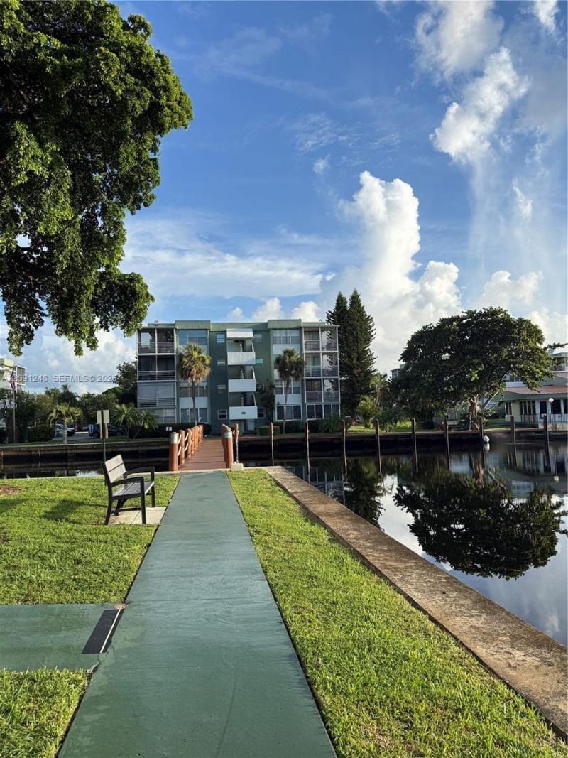 2761 Taft St, Unit 212, Hollywood, FL 33020 Photo