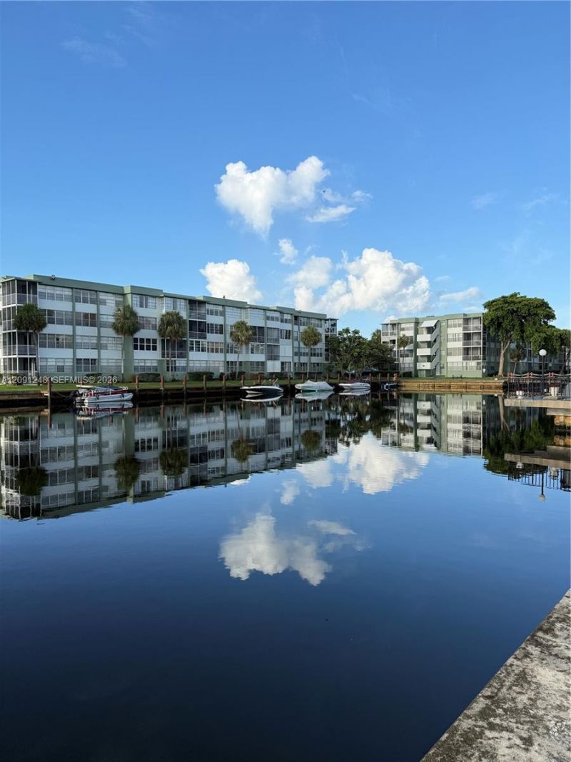 2761 Taft St, Unit 212, Hollywood, FL 33020 Photo