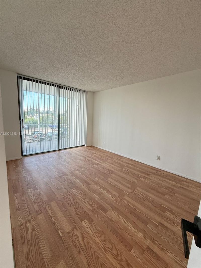 2761 Taft St, Unit 212, Hollywood, FL 33020 Photo