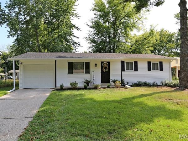 6 Marveline Drive, St Charles, MO 63304