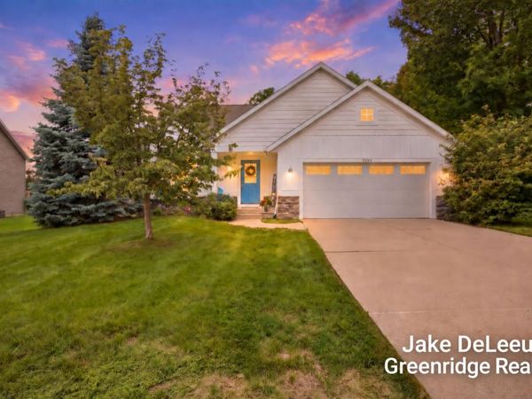 5393 Rischow Drive SW, Wyoming, MI 49509