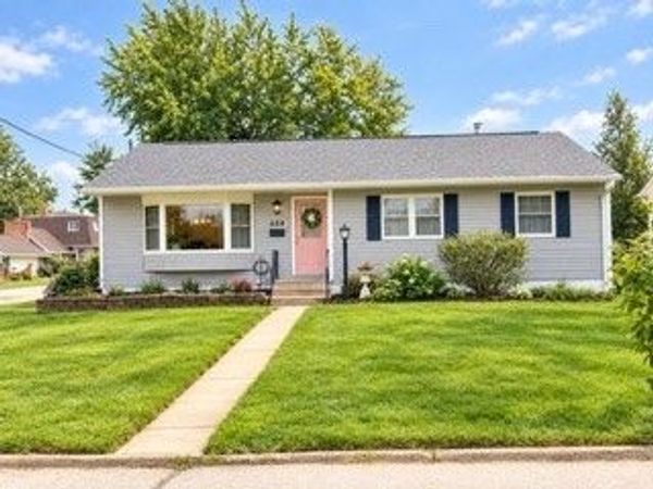 634 Grant Wood Drive SE, Cedar Rapids, IA 52403