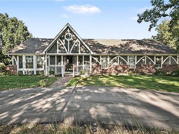 2806 E 215th Street, Belton, MO 64012