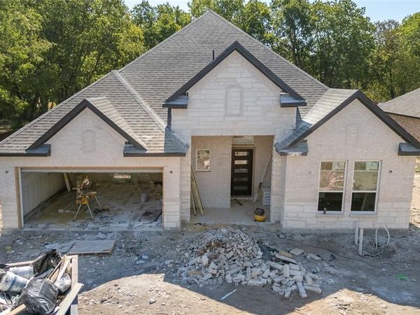 513 Armstrong Road , Seagoville, TX 75159