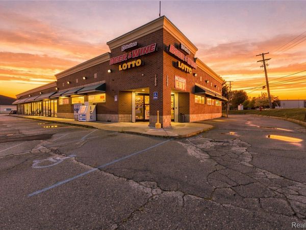 7358 Triangle Dr , Sterling Heights, Mi 48314