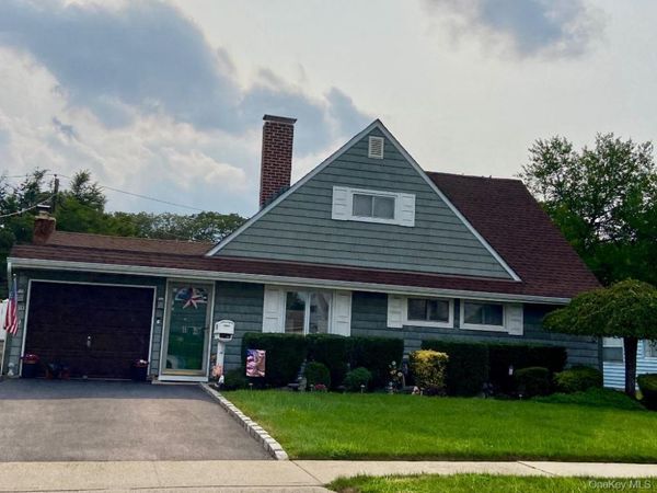 30 Cable , Hicksville, NY 11801