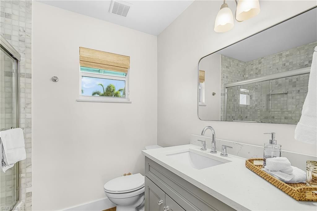 8 Palmview Blvd , Fort Myers Beach, FL 33931 Photo