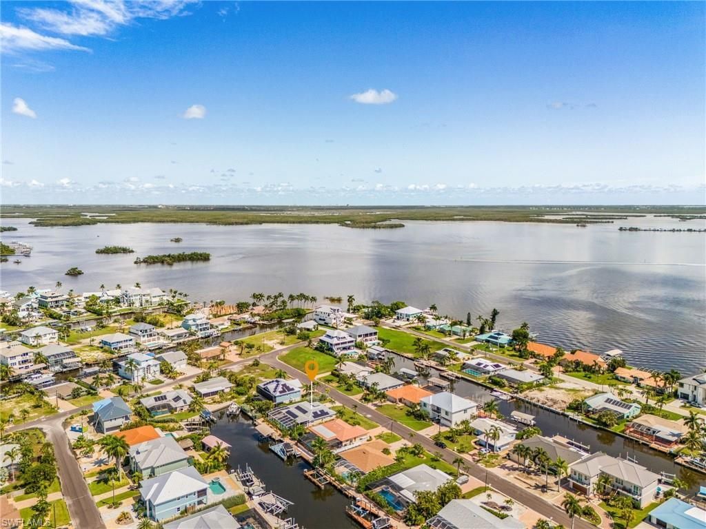 8 Palmview Blvd , Fort Myers Beach, FL 33931 Photo
