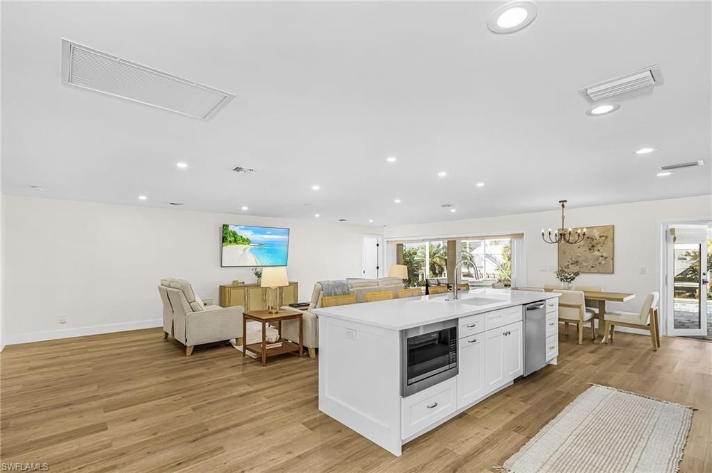 8 Palmview Blvd , Fort Myers Beach, FL 33931 Photo
